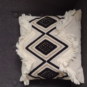 Accent pillow